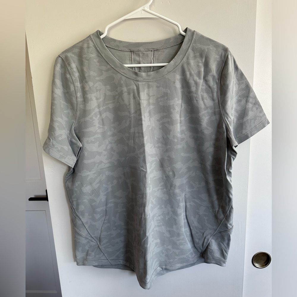 Lululemon Long Distance Short Sleeve P2P 22” Size 12